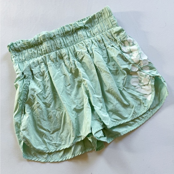 Free People Movement Shorts size L - Picture 2 of 4